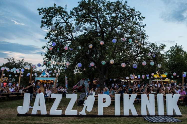 A Jacksons is fellép Paloznakon a Jazzpikniken